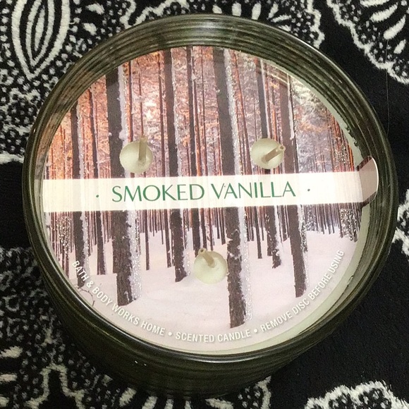 💨Bath and body works smoked vanilla in ribbed jar